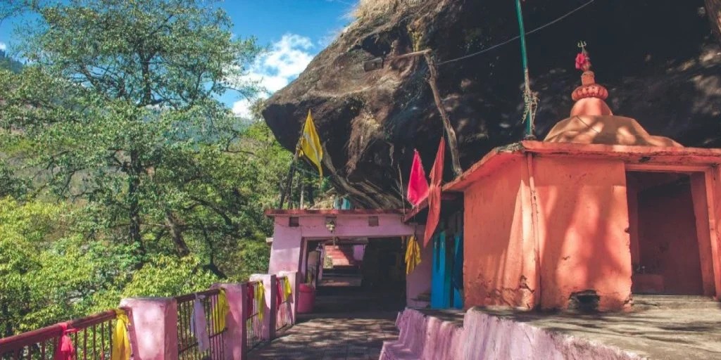 imgi_8_resize-1599979930261507413resize15992959441432524351KalpeshwarTemple-1024x512-1